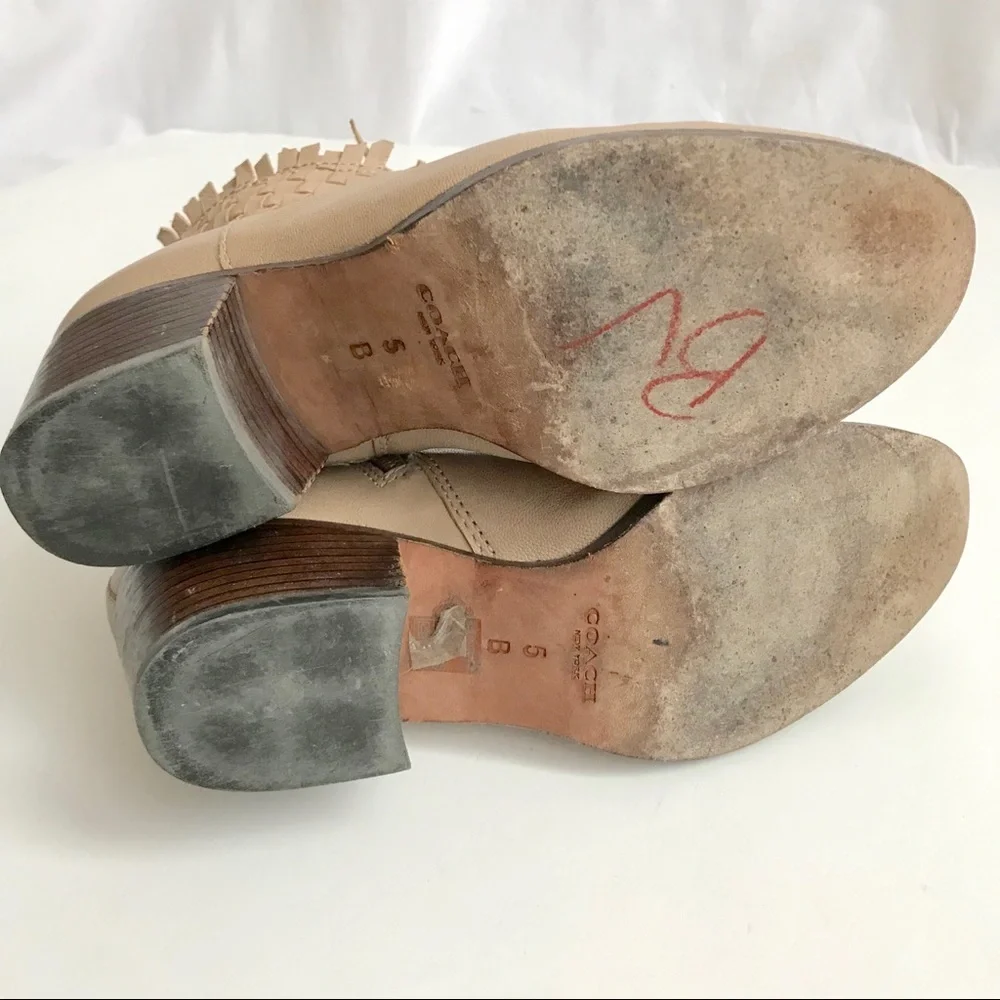Coach EUC Beige Leather Woven Ankle Boots Size 5